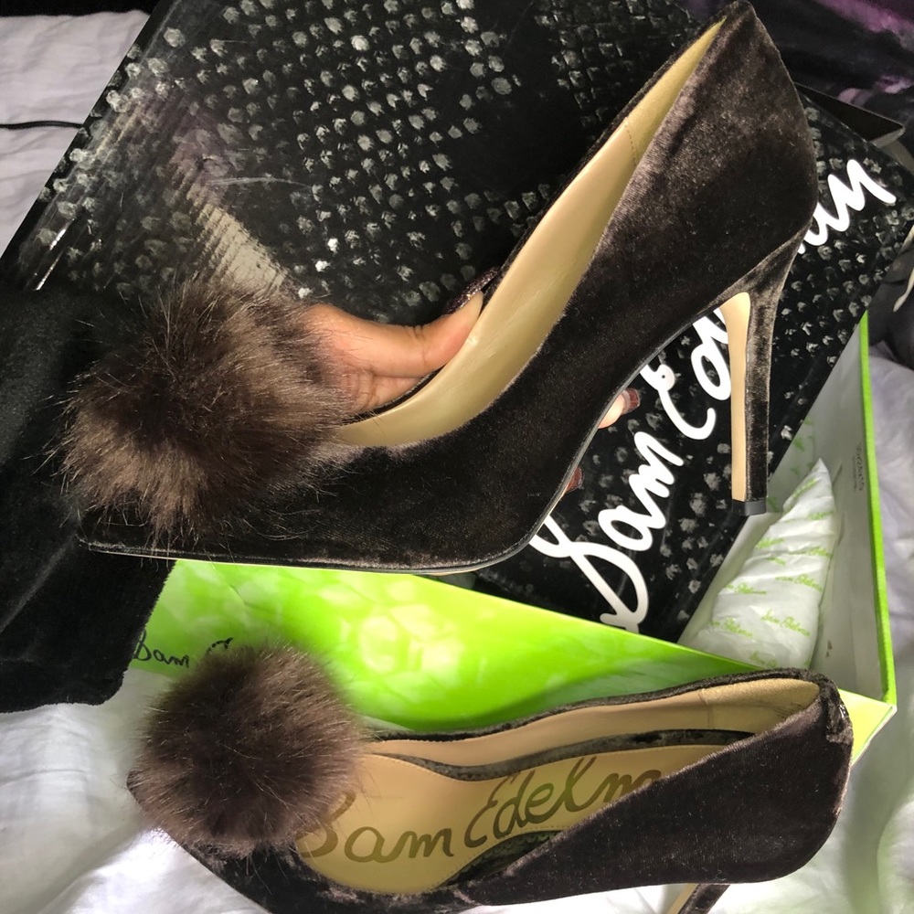 Sam Edelman Haroldson Pumps in Steel Grey Velvet